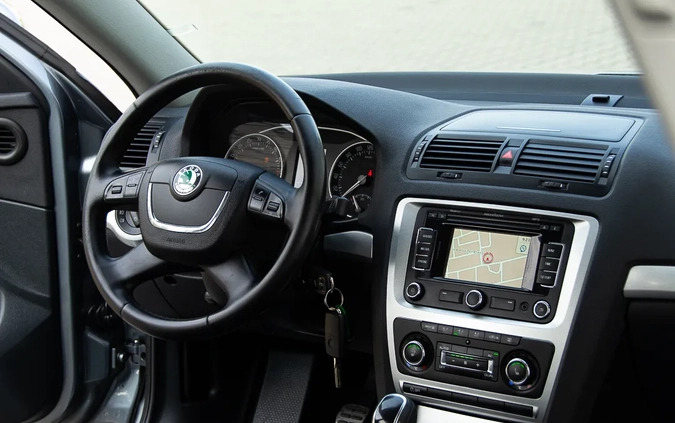 Skoda Octavia cena 29900 przebieg: 318000, rok produkcji 2012 z Kłodawa małe 562